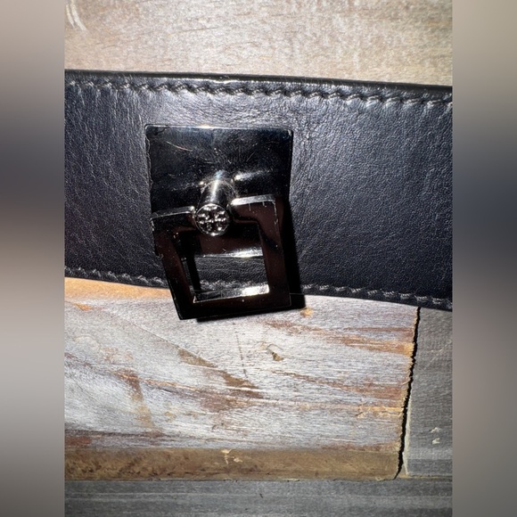 TORY BURCH TURN-LOCK WAIST BELT- small - Picture 5 of 7
